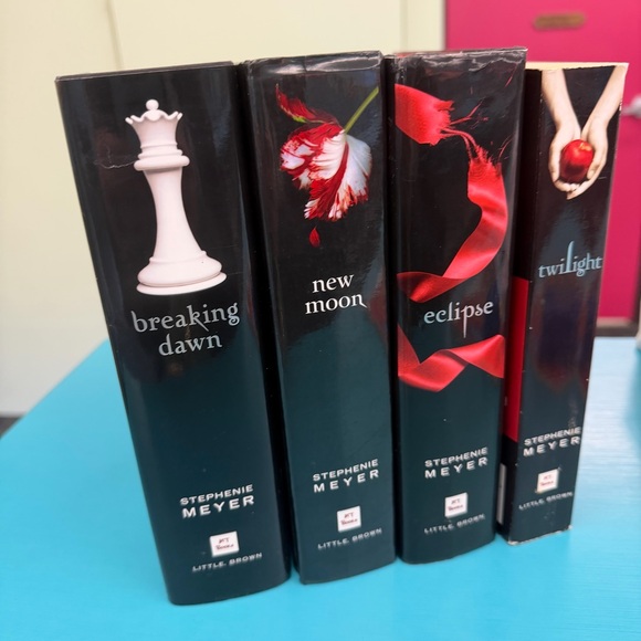 Other - Twilight Saga Book Set Stephenie Meyer 4 Books Bella Team Edward Jacob Novel